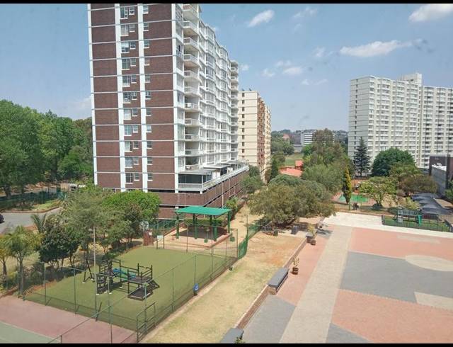 2 BEDROOM APARTMENT FOR SALE IN BEDFORD GARDENS